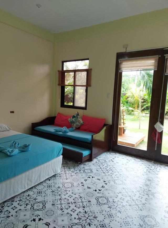 Happy'S Homestay Manoc-Manoc Exterior photo