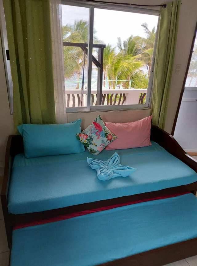 Happy'S Homestay Manoc-Manoc Exterior photo